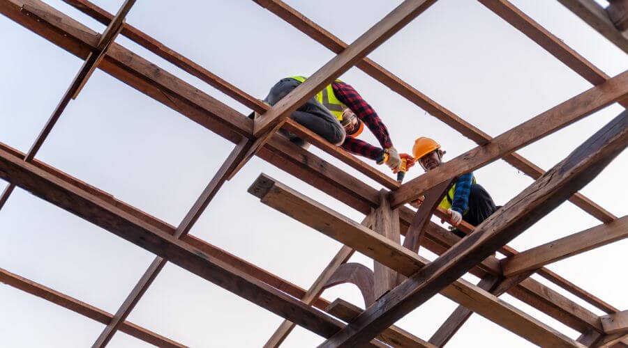 Professional gutter cleaning services in Higginsville, MO